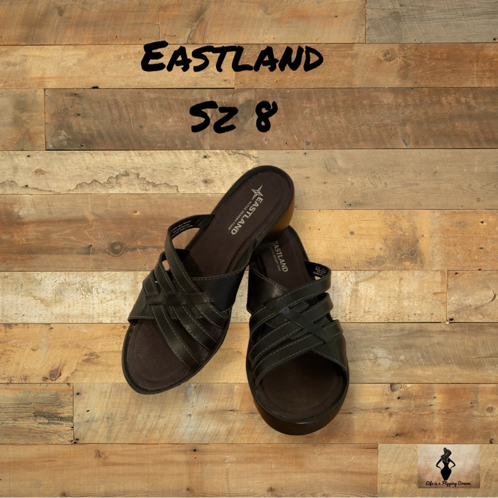 Eastland Sz 8 Women’s Wedge Sandals